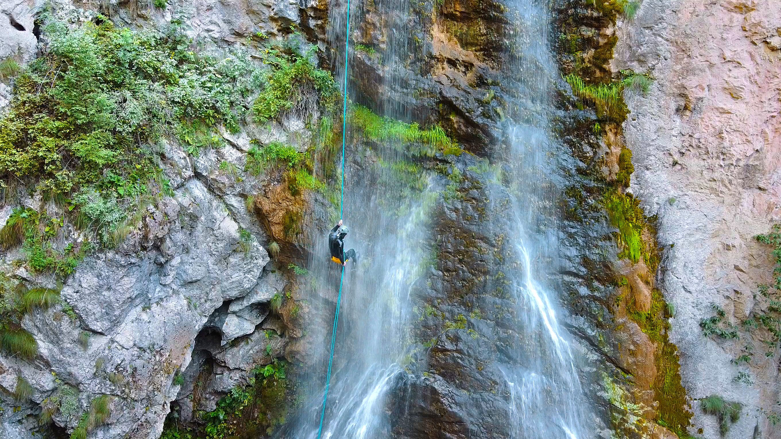 Canyoning la Vânătările Ponorului din Munții Apuseni