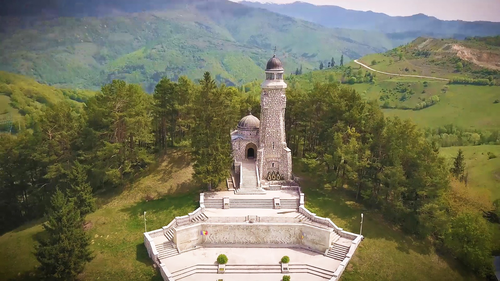 Mausoleul Eroilor de la Mateias