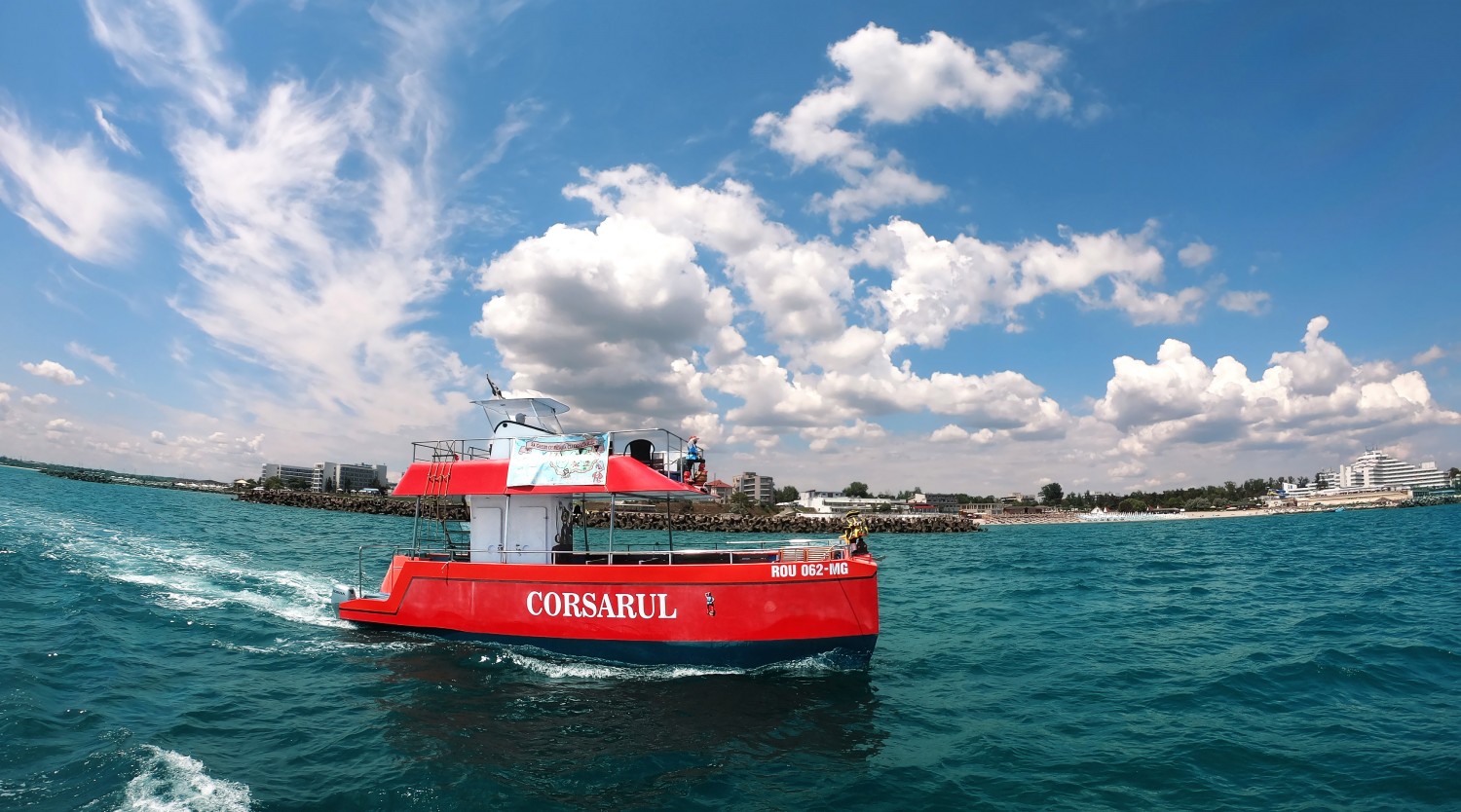 Plimbări pe mare cu "Corsarul" din Portul Turistic Mangalia