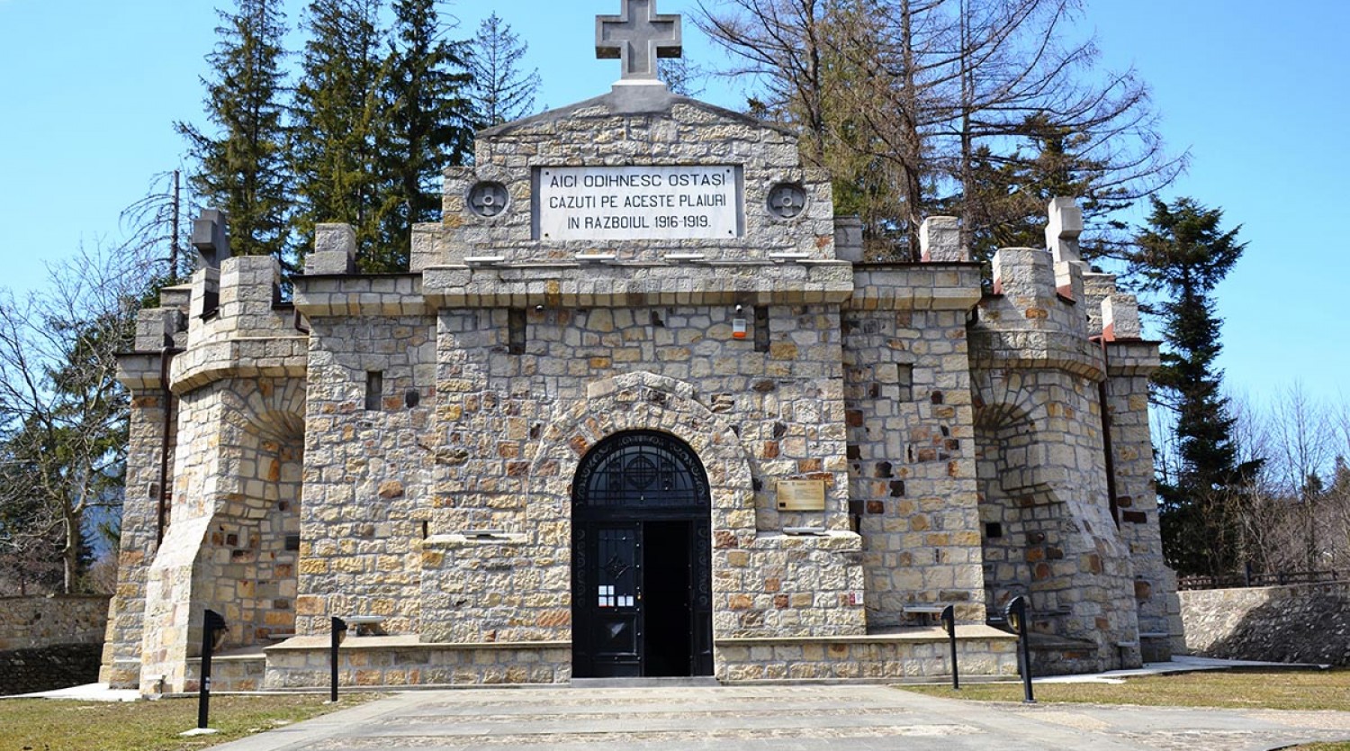 Mausoleul Eroilor din Soveja